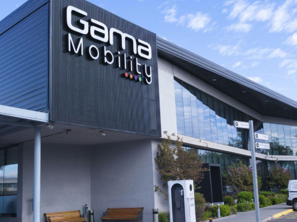 Fachada corporativa de Gama Mobility, empresa certificada por SGS en ISO 9001, ISO 14001 e ISO 45001.
